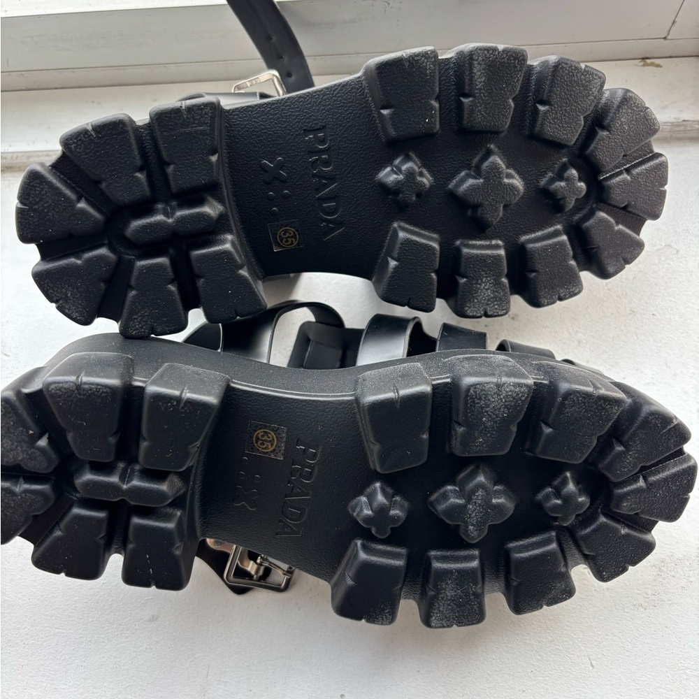 Designer inspired sandals - Picture 2 of 2